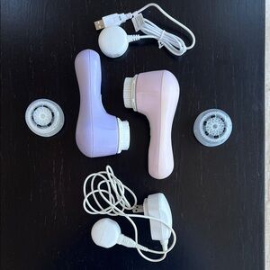 Dual Tone Facial Cleansing Brush Set